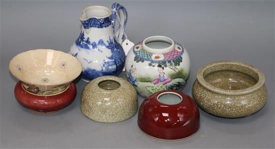 Seven items of mixed Chinese ceramics
